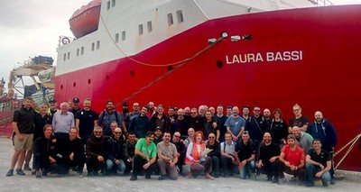 Antarctica: New winter expedition begins as 2020-21 summer campaign comes to a close