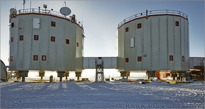 Foto di E.Sacchetti: i due cilindri che formano la base Concordia