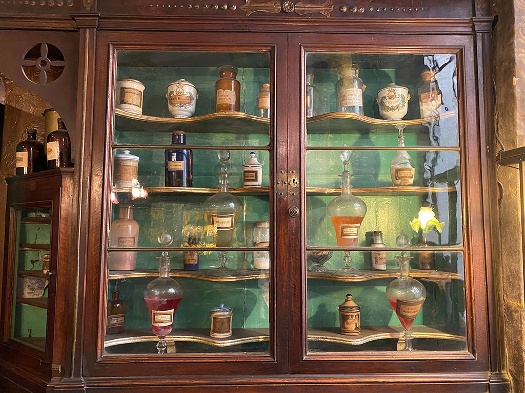 Detail of cabinets in the sales room of S. Maria della Scala - Trastevere - Rome